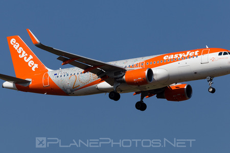 Airbus A320-214 - G-EZOX operated by easyJet