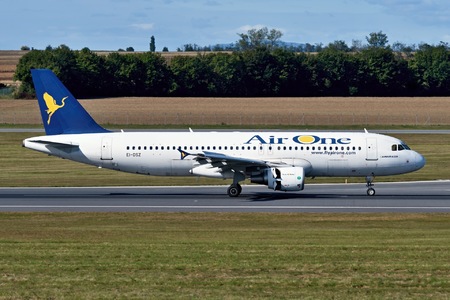 Airbus A320-216 - EI-DSZ operated by Air One