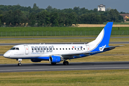 Embraer E170STD (ERJ-170-100STD) - OE-LTK operated by People`s Viennaline