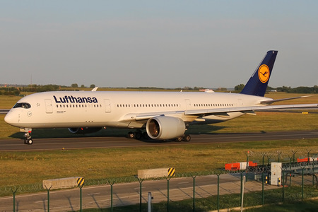 Airbus A350-941 - D-AIXC operated by Lufthansa