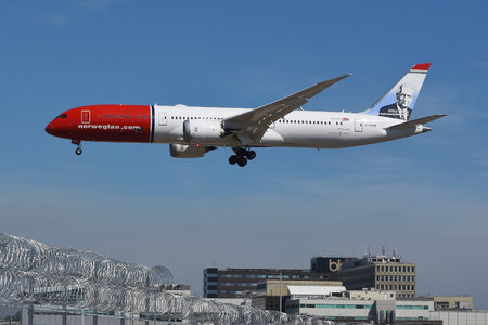 Boeing 787-9 Dreamliner - G-CKWB operated by Norwegian Air UK
