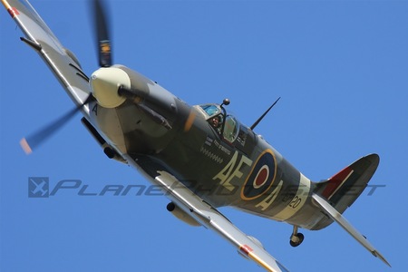 Supermarine Spitfire LF Mk.Vb - G-LFVB operated by Private operator