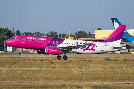 Airbus A320-232 - HA-LPM operated by Wizz Air