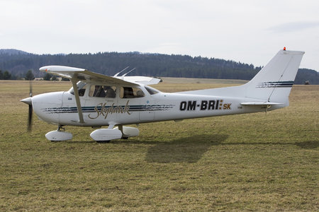 Cessna 172R Skyhawk II - OM-BRI operated by Private operator