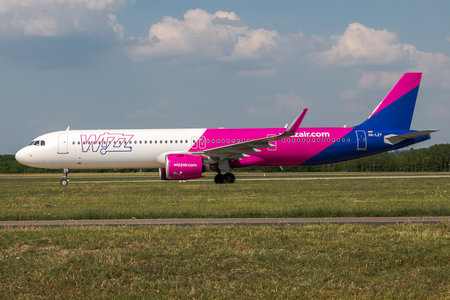 Airbus A321-271NX - HA-LZY operated by Wizz Air