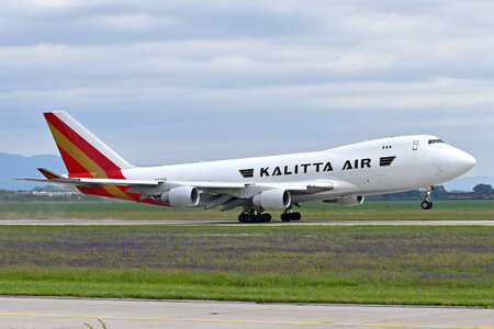 Boeing 747-400F - N712CK operated by Kalitta Air