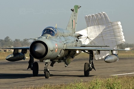 Hindustan MiG-21 Bison - CU2212 operated by Bharatiya Vāyu Senā (Indian Air Force)