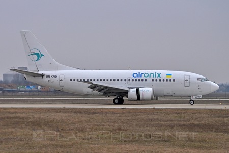 Boeing 737-500 - UR-KRD operated by Air Onix