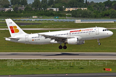 Airbus A320-216 - EC-LYE operated by Iberia Express