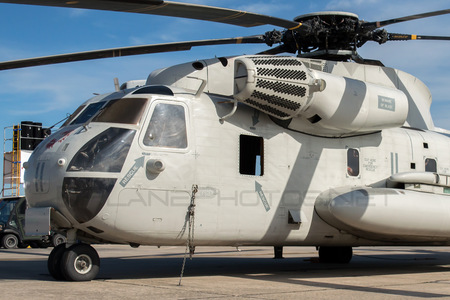 Sikorsky CH-53D Sea Stallion - 157159 operated by US Marine Corps (USMC)