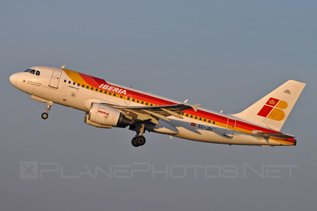 Airbus A319-111 - EC-JDL operated by Iberia