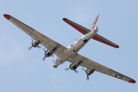 Boeing B-17G Flying Fortress - N3193G operated by Private operator