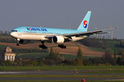 Boeing 777-200ER - HL7715 operated by Korean Air