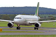 Airbus A320-216 - EI-DSX operated by Alitalia