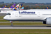 Airbus A350-941 - D-AIXB operated by Lufthansa