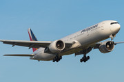 Boeing 777-300ER - RP-C7775 operated by Philippine Airlines