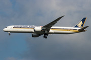 Boeing 787-10 Dreamliner - 9V-SCB operated by Singapore Airlines