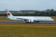 Boeing 787-9 Dreamliner - C-FRSA operated by Air Canada