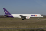 Boeing 757-200SF - N913FD operated by FedEx Express