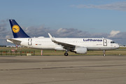 Airbus A320-214 - D-AIUI operated by Lufthansa