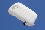 Parachute Parachute - No registration operated by Private operator