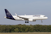 Airbus A320-214 - D-AIWK operated by Lufthansa