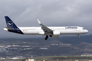 Airbus A321-271NX - D-AIEB operated by Lufthansa