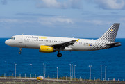 Airbus A320-232 - EC-LQK operated by Vueling Airlines