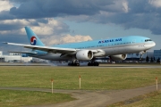 Boeing 777-200ER - HL7721 operated by Korean Air