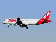 Airbus A320-232 - PT-MZL operated by TAM Linhas Aéreas