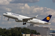 Airbus A320-214 - D-AIZV operated by Lufthansa