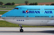 Boeing 747-400 - HL7490 operated by Korean Air