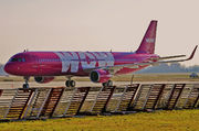 Airbus A321-211 - TF-MOM operated by WOW air