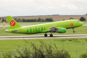 Airbus A320-214 - VQ-BES operated by S7 Airlines