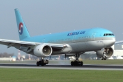 Boeing 777-200 - HL7764 operated by Korean Air