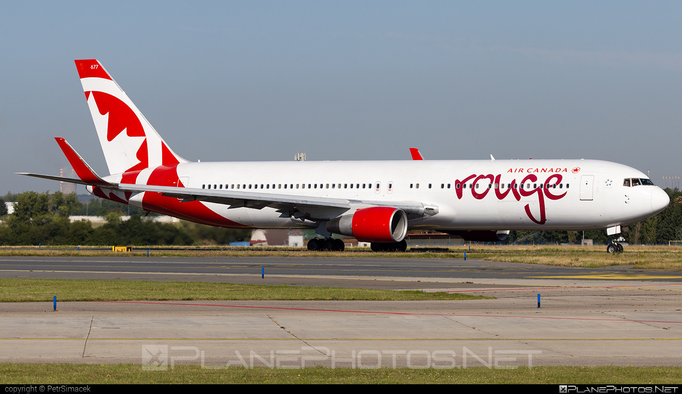 Boeing 767-300ER - C-FMLZ operated by Air Canada Rouge #airCanada #airCanadaRouge #b767 #b767er #boeing #boeing767
