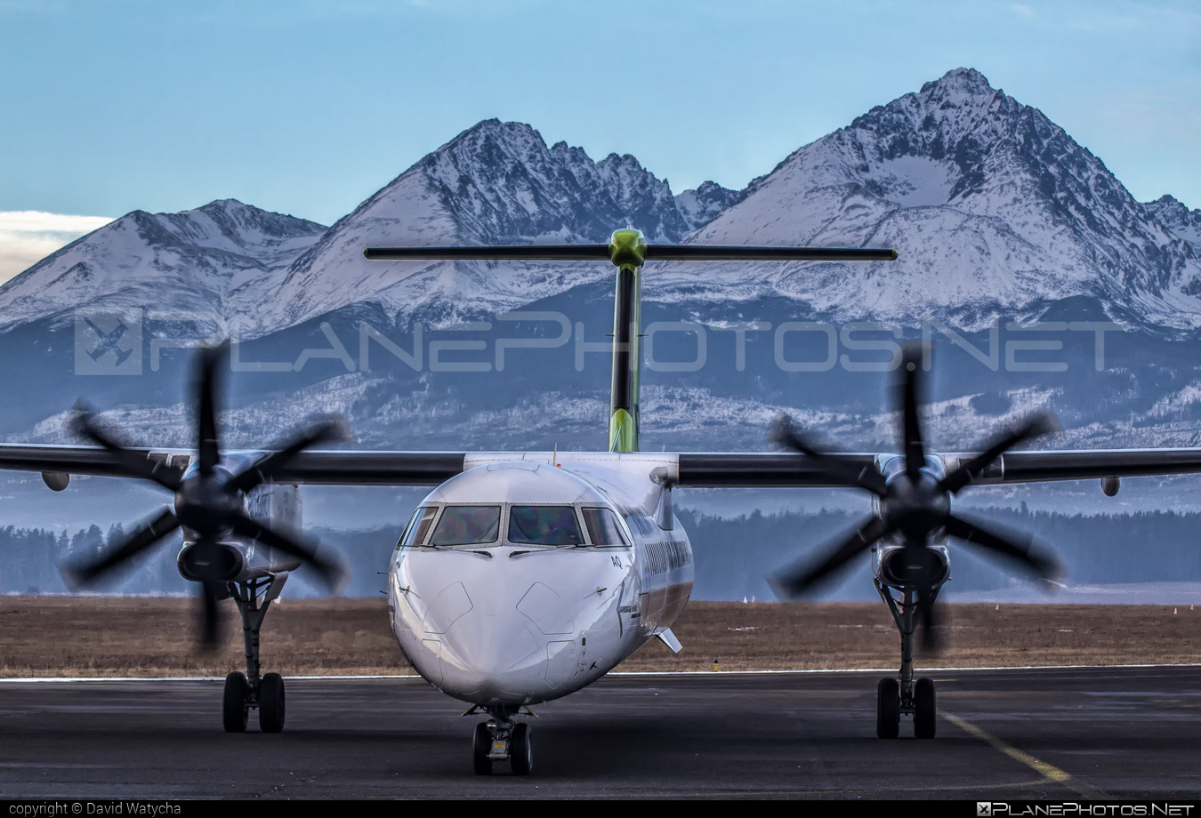 Bombardier DHC-8-Q402 Dash 8 - YL-BAQ operated by Air Baltic #airbaltic #bombardier #dash8 #dhc8 #dhc8q402