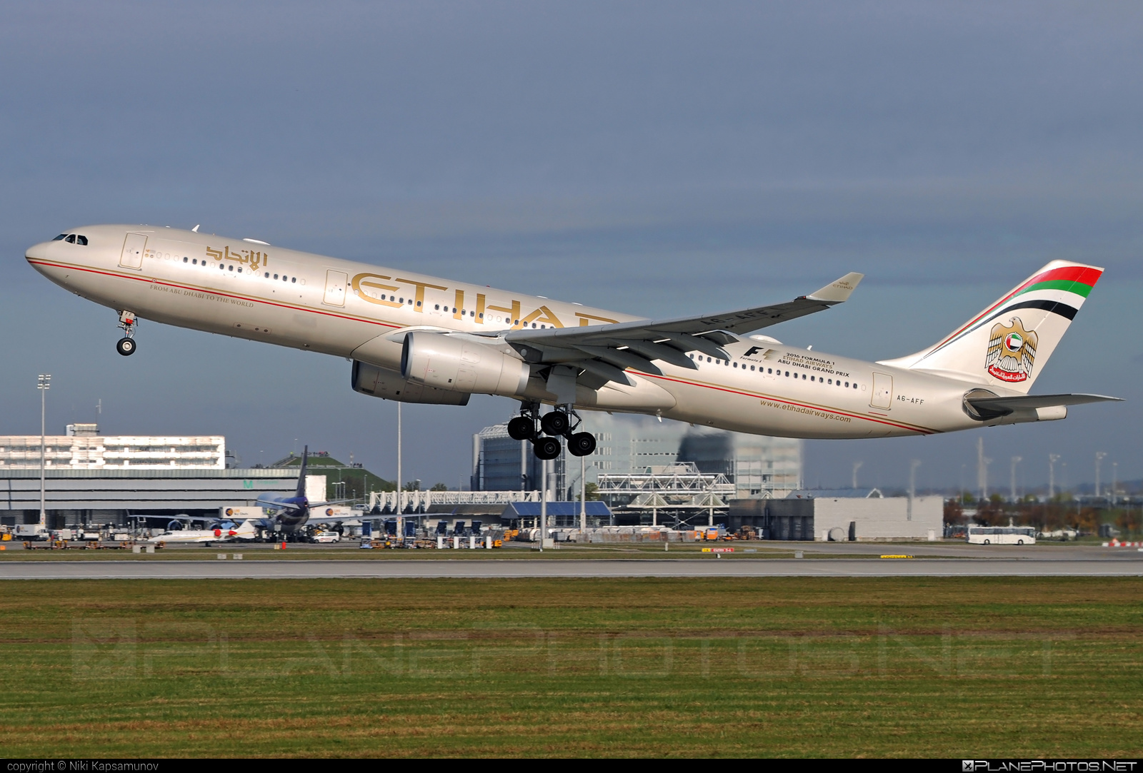 Airbus A330-343 - A6-AFF operated by Etihad Airways #a330 #a330family #airbus #airbus330 #etihad #etihadairways
