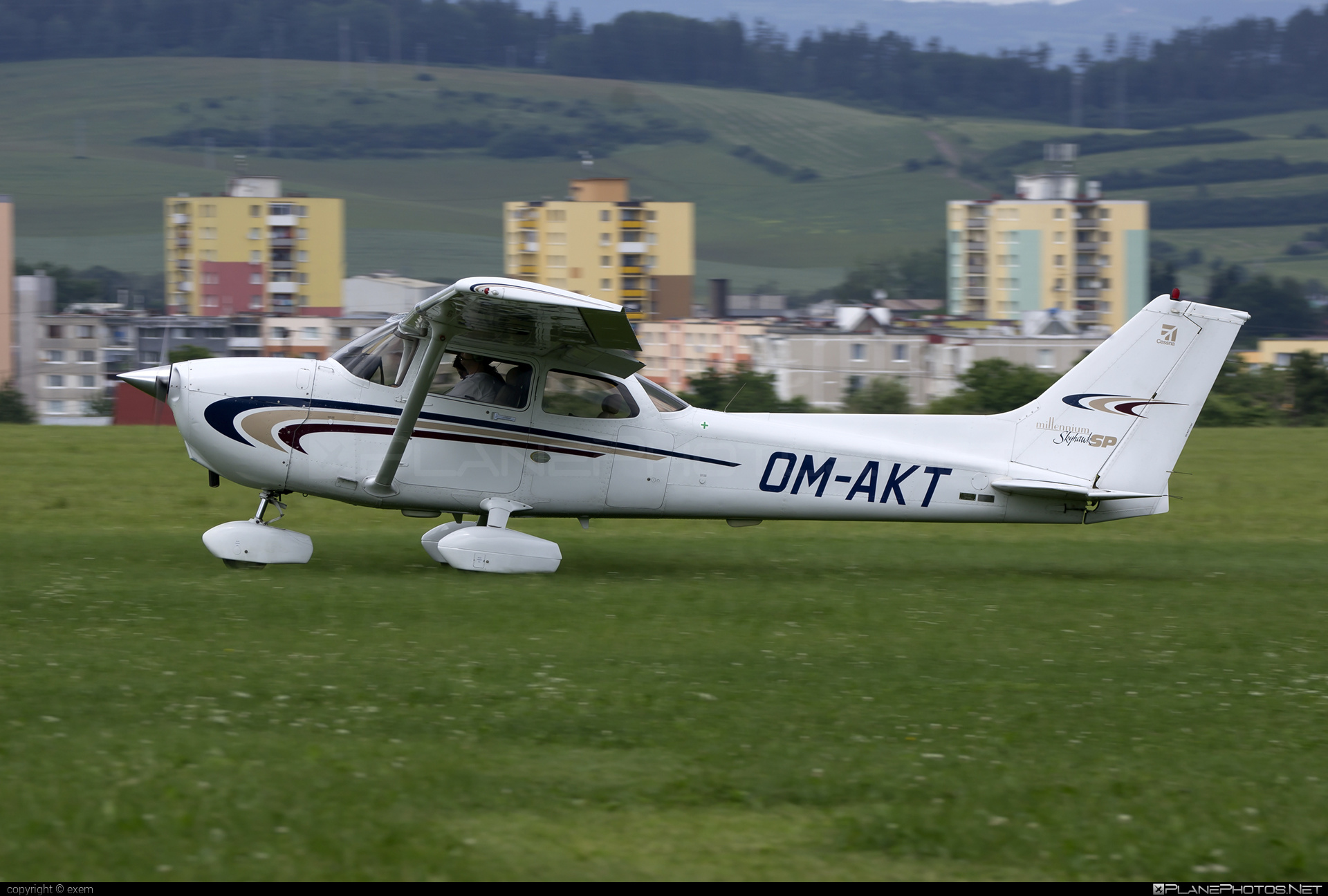 Cessna 172S Skyhawk SP - OM-AKT operated by Air Carpatia #cessna #cessna172 #cessna172s #cessna172skyhawk #cessna172sskyhawk #cessnaskyhawk #cessnaskyhawksp #skyhawksp