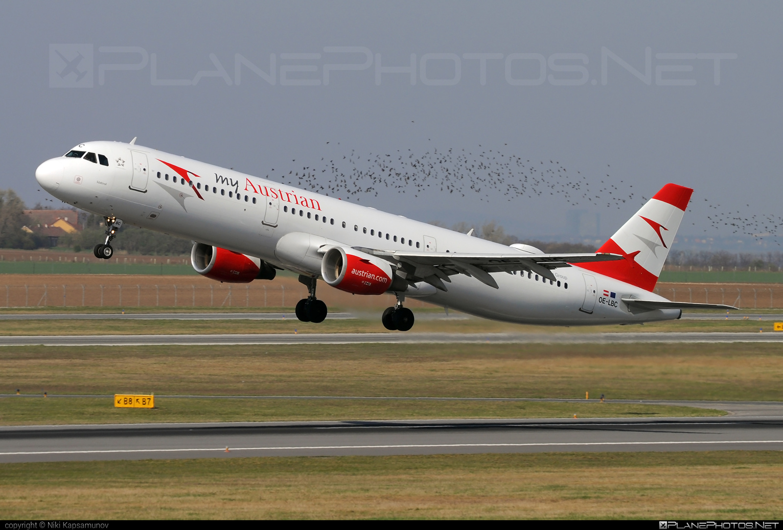 Airbus A321-111 - OE-LBC operated by Austrian Airlines #a320family #a321 #airbus #airbus321 #austrian #austrianAirlines