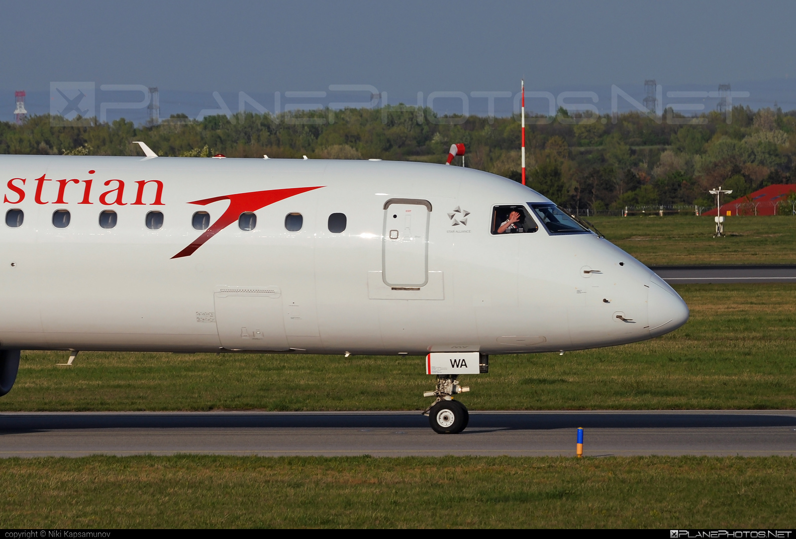 Embraer E195LR (ERJ-190-200LR) - OE-LWA operated by Austrian Airlines #austrian #austrianAirlines #e190 #e190200 #e190200lr #e195lr #embraer #embraer190200lr #embraer195 #embraer195lr