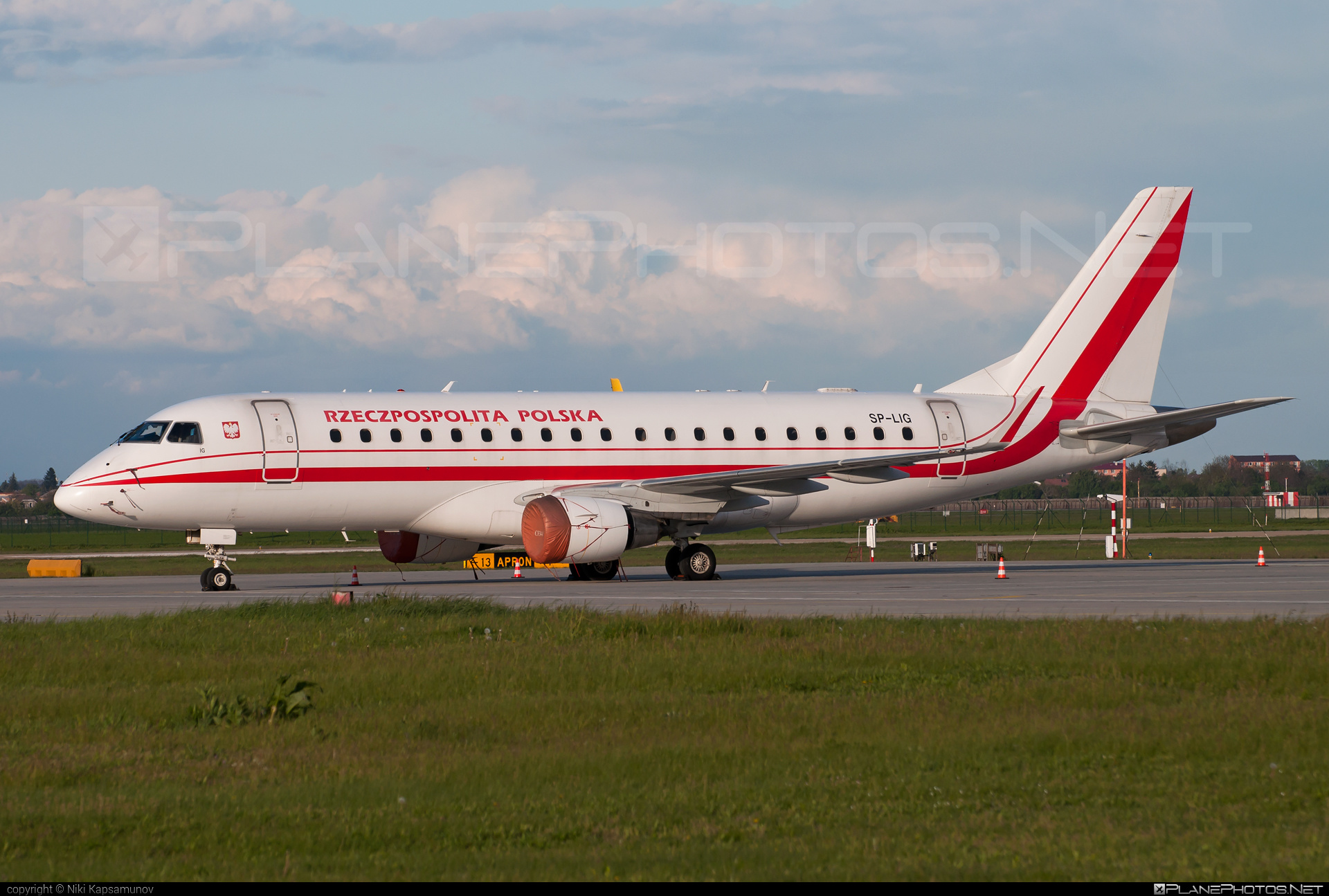 SP-LIG - Embraer E175LR (ERJ-170-200LR) operated by Poland - Government ...