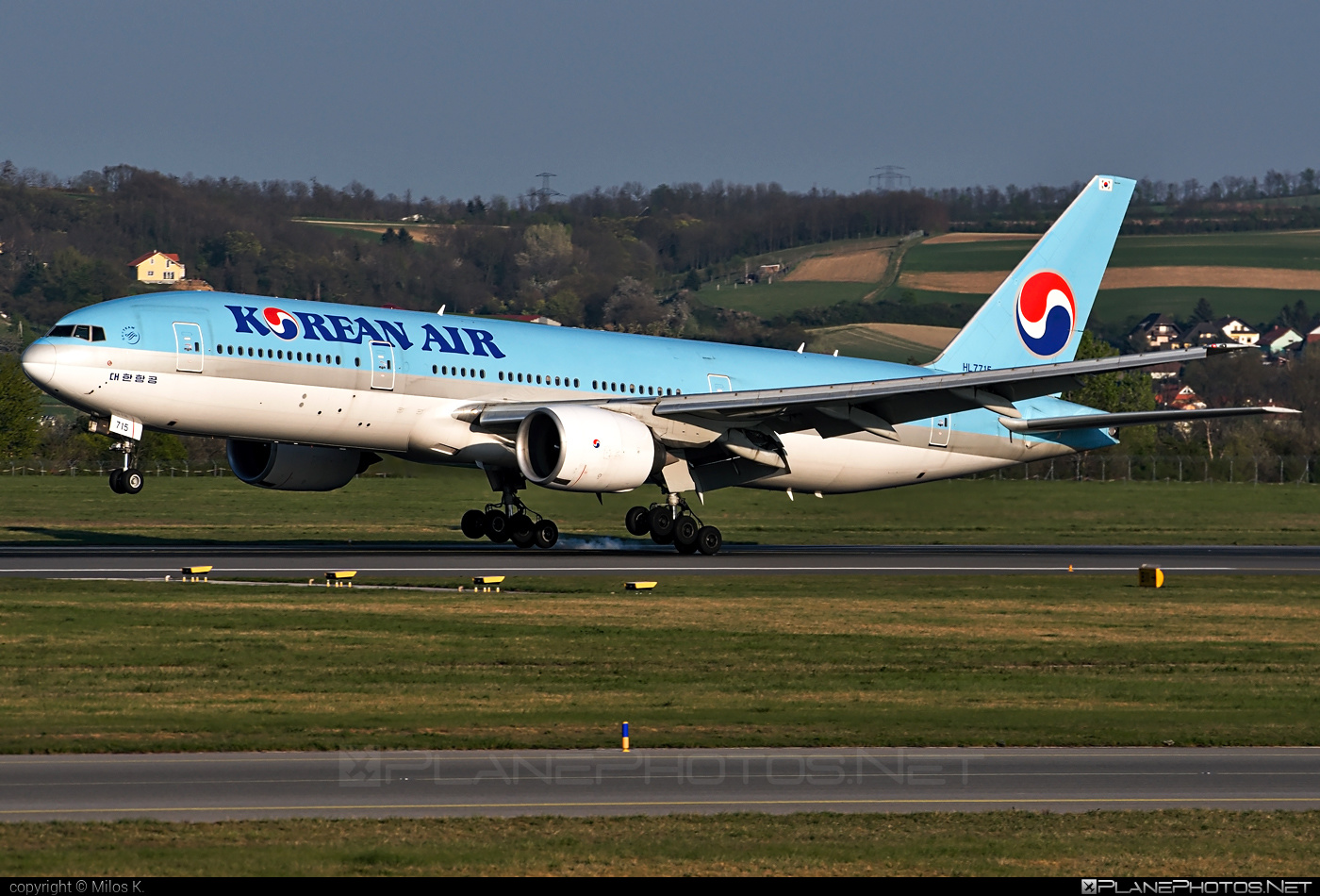 Boeing 777-200ER - HL7715 operated by Korean Air #b777 #b777er #boeing #boeing777 #koreanair #tripleseven