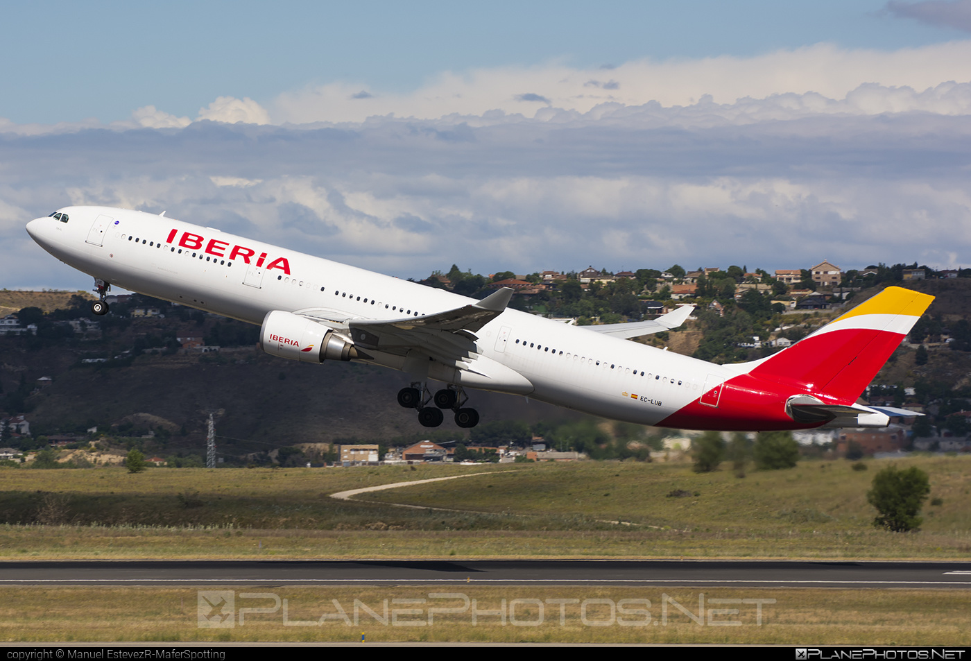 Airbus A330-302 - EC-LUB operated by Iberia #a330 #a330family #airbus #airbus330 #iberia