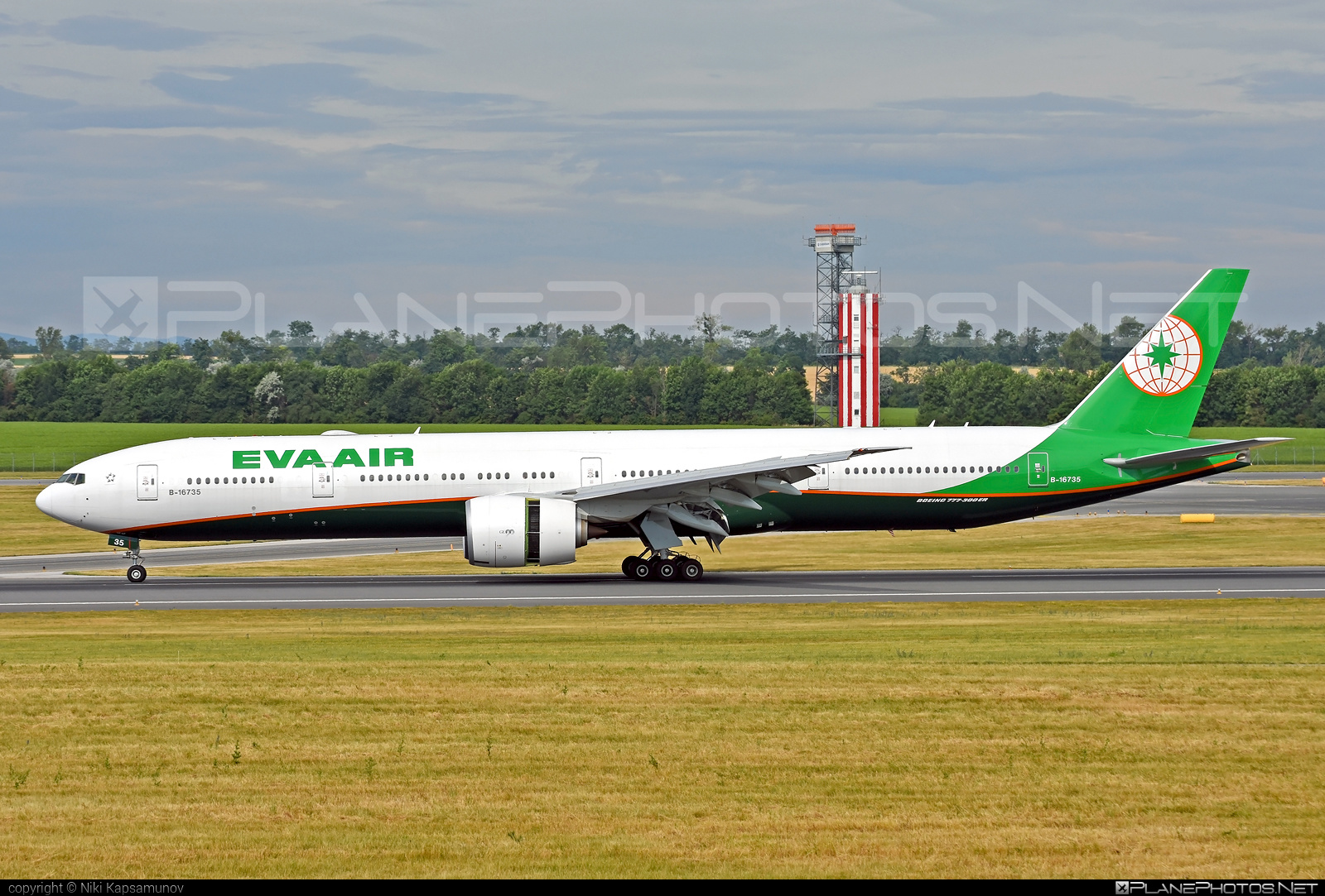 Boeing 777-300ER - B-16735 operated by EVA Air #b777 #b777er #boeing #boeing777 #tripleseven