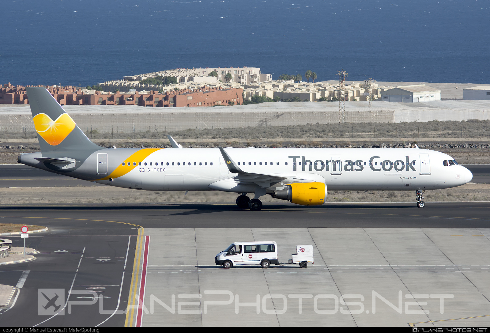 Airbus A321-211 - G-TCDC operated by Thomas Cook Airlines #ThomasCookAirlines #a320family #a321 #airbus #airbus321