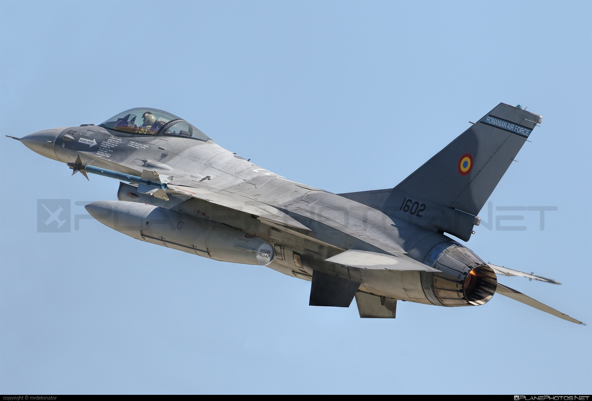 General Dynamics F-16AM Fighting Falcon - 1602 operated by Forţele Aeriene Române (Romanian Air Force) #f16 #f16am #fightingfalcon #forteleaerieneromane #generaldynamics #romanianairforce