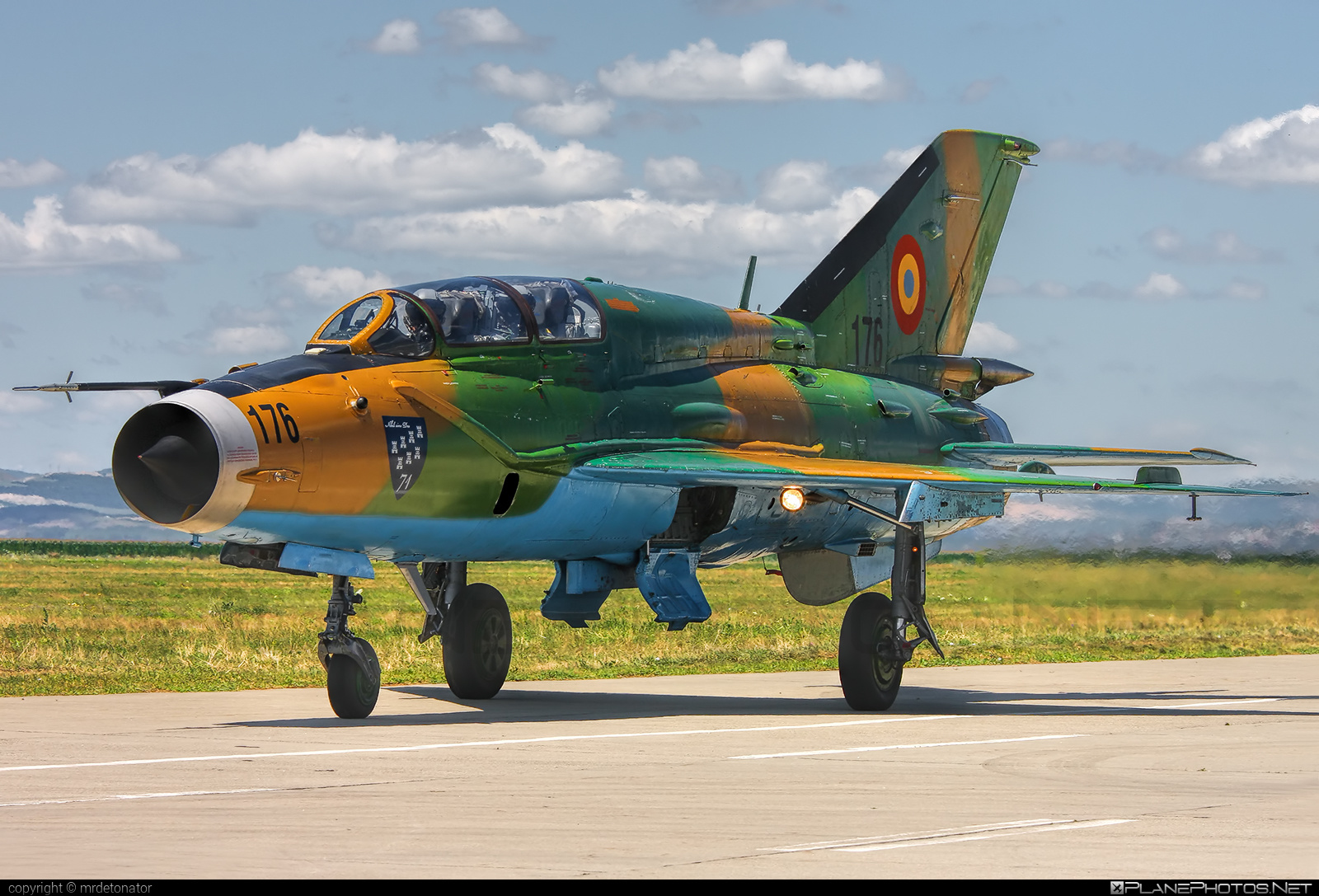 Mikoyan-Gurevich MiG-21UM - 176 operated by Forţele Aeriene Române (Romanian Air Force) #forteleaerieneromane #mig #mig21 #mig21um #mikoyangurevich #romanianairforce