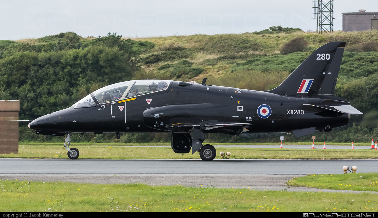 British Aerospace Hawk T1A - XX280 operated by Royal Air Force (RAF) #baehawk #britishaerospace #britishaerospacehawk #britishaerospacehawkt1a #hawkt1a #raf #royalAirForce