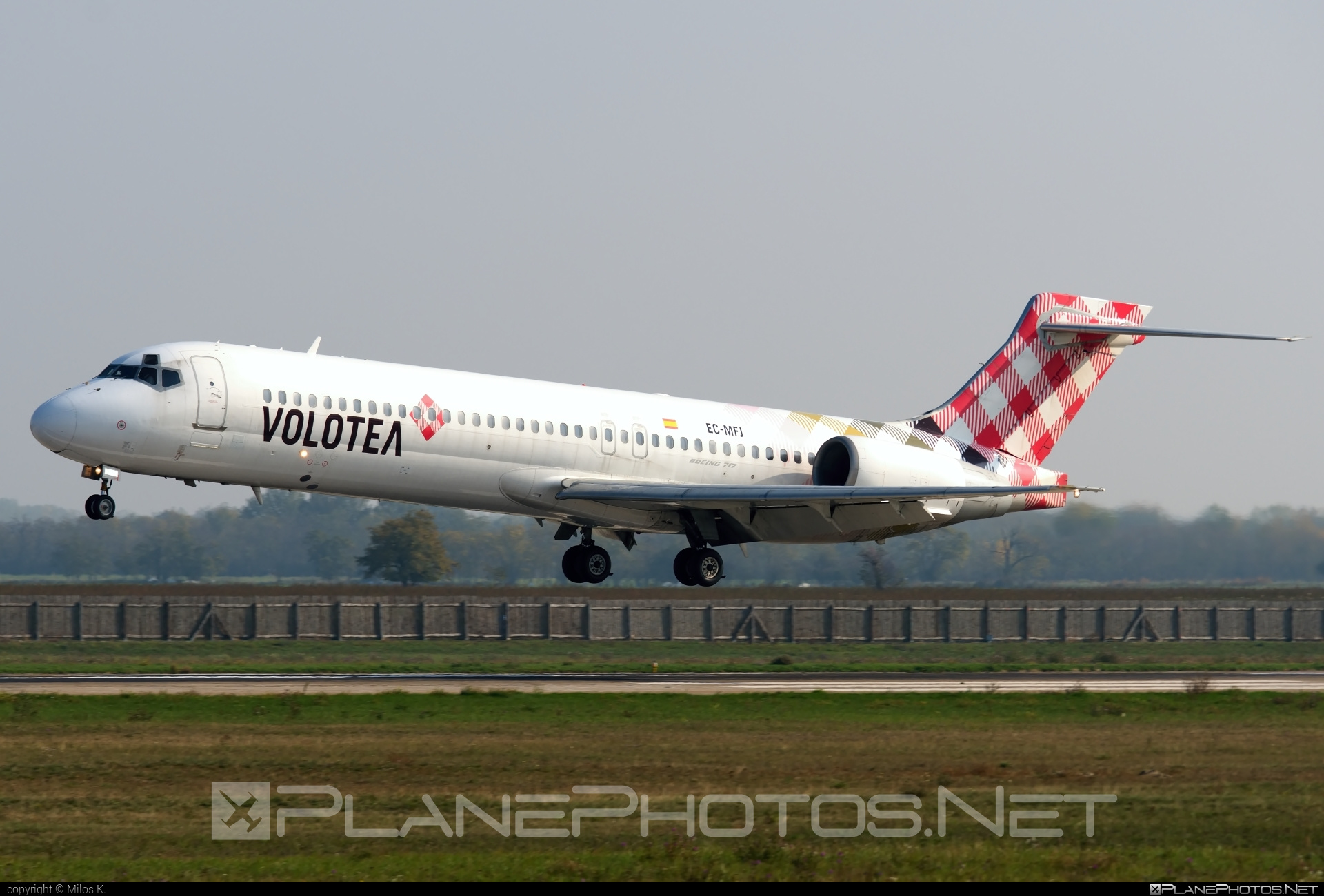 Boeing 717-200 - EC-MFJ operated by Volotea #b717 #boeing #boeing717